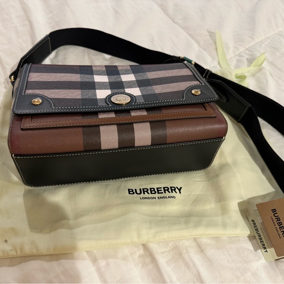 This is an original Burberry Handbag (Note Bag) never used and still has tags - Picture 6 of 6